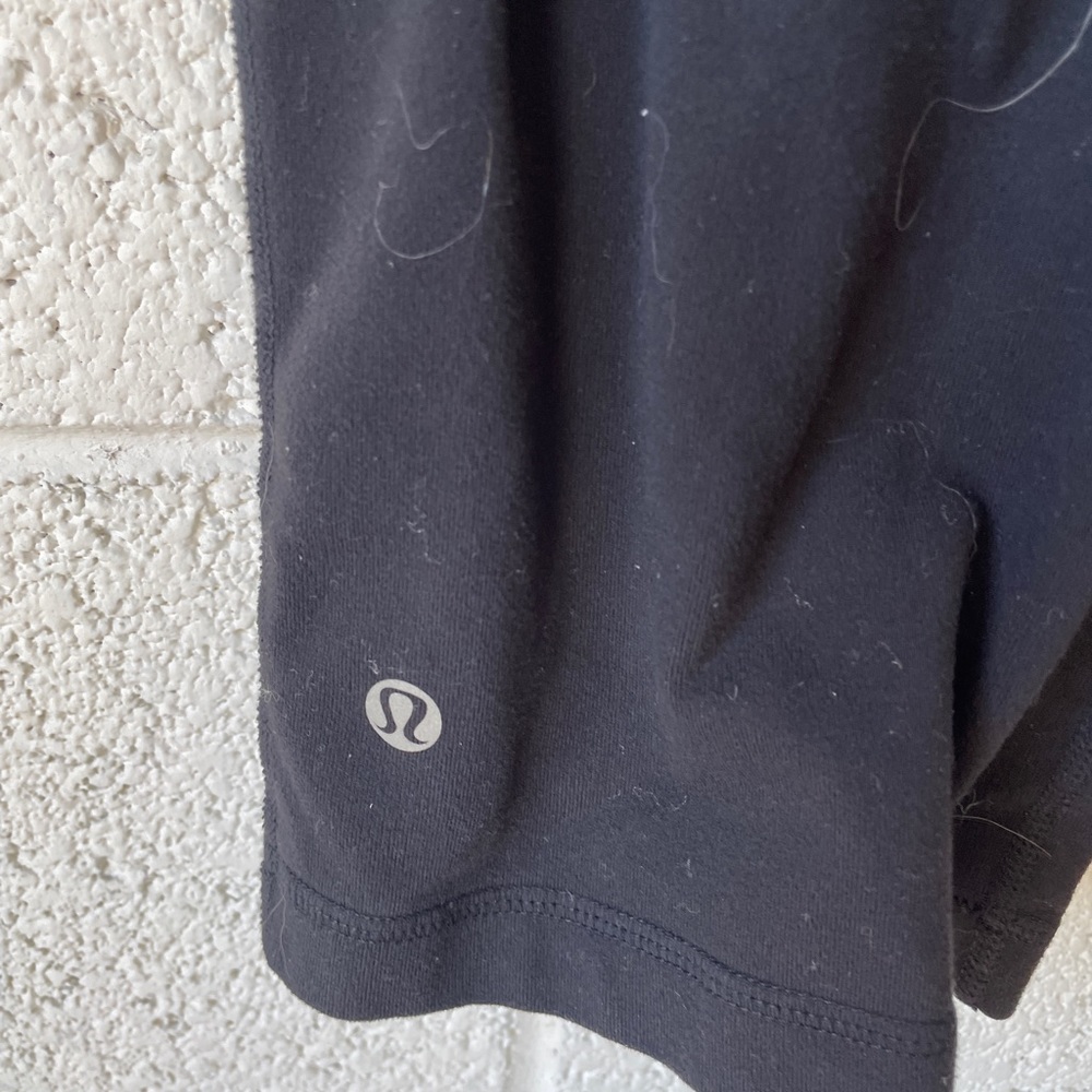 Lululemon capris - Picture 3 of 4